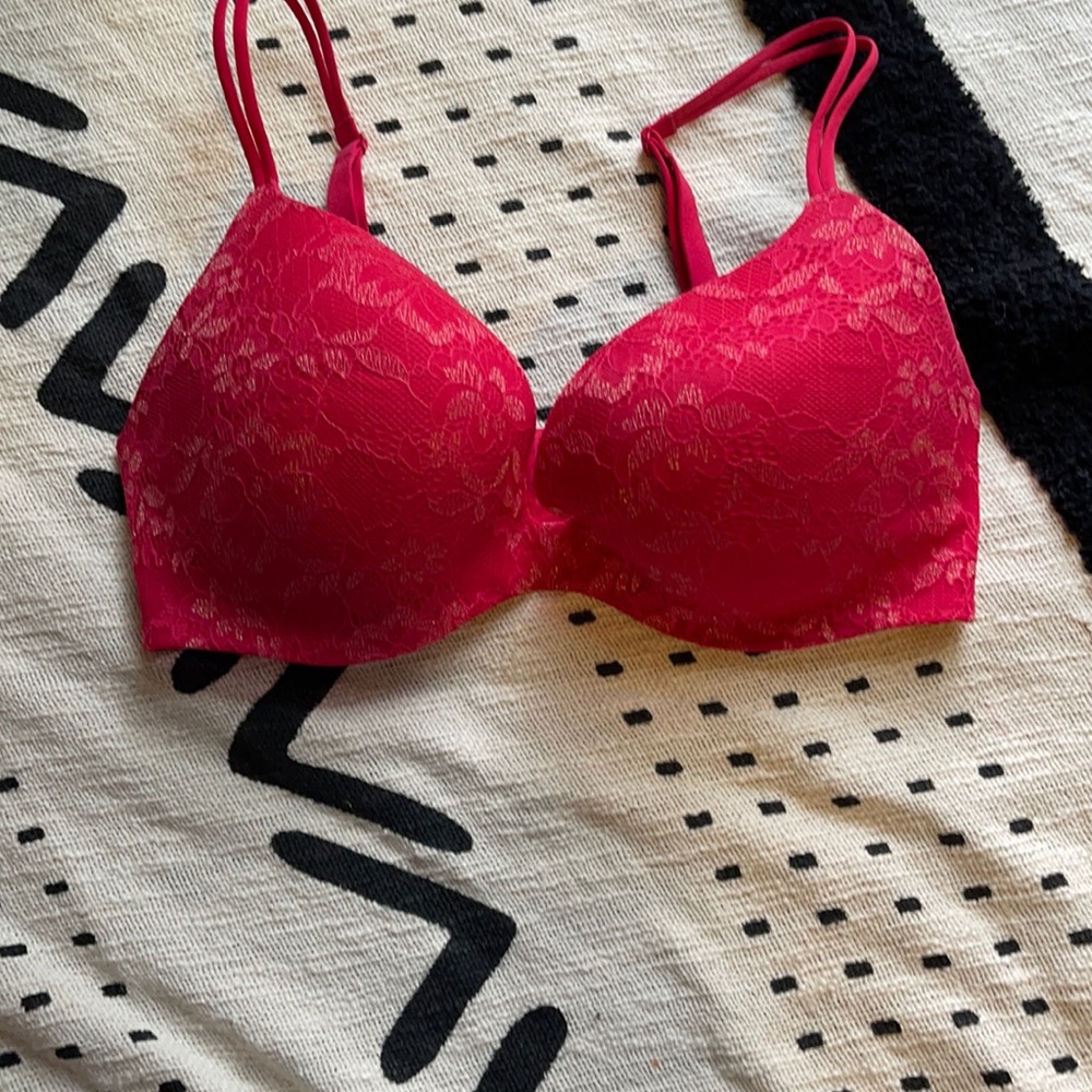 Victoria’s Secret angels secret embrace